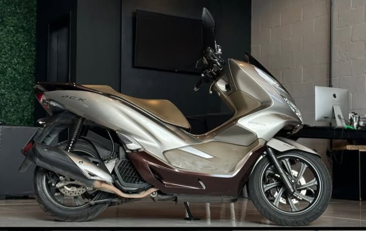 HONDA – PCX 150 DLX 2022 Prata
