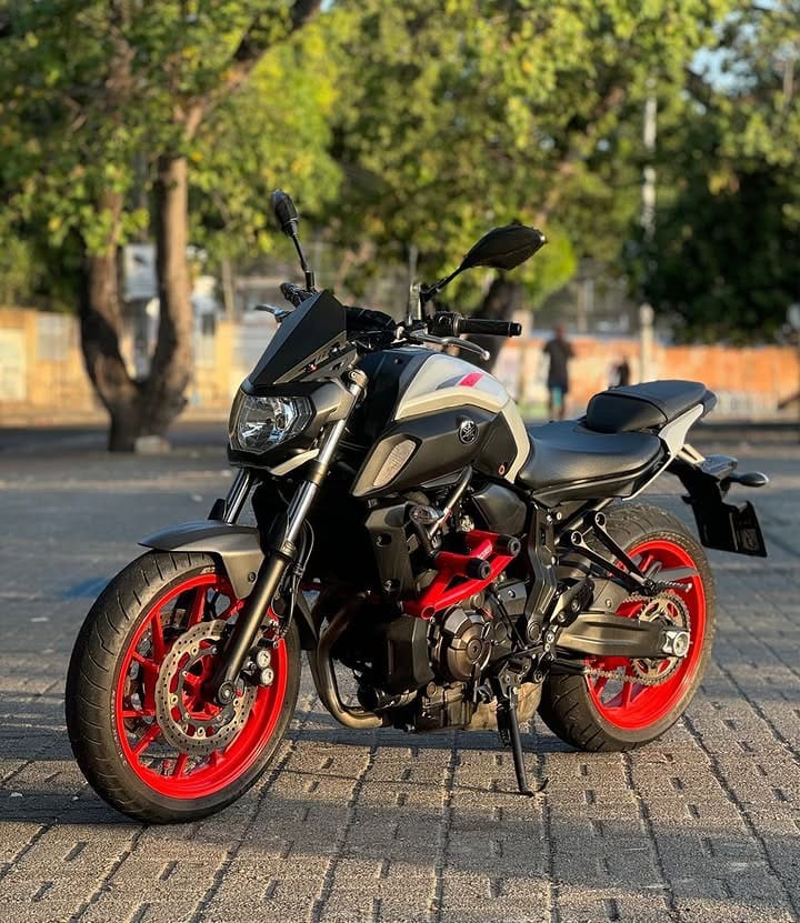 YAMAHA – MT 07 2021