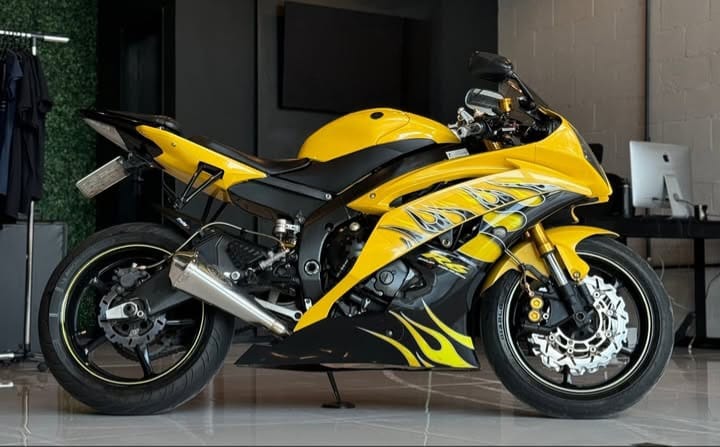 YAMAHA – R6 2008